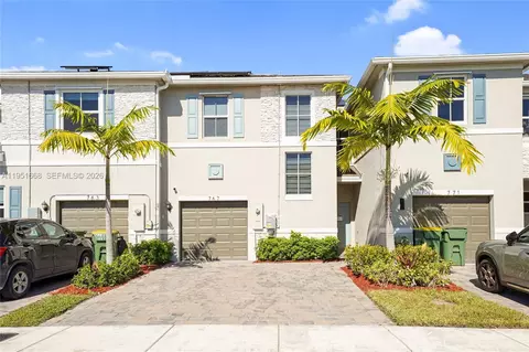 767 SE 18th St, Homestead, FL 33034
