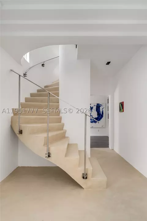 3325 Pine Tree Dr, Miami Beach, FL 33140