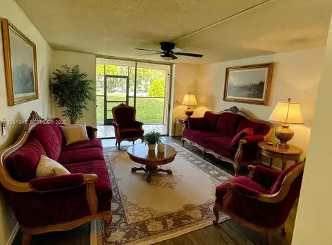 3670 Inverrary Dr #1K, Lauderhill, FL 33319