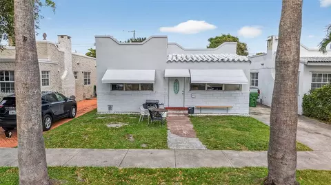 623 NE 4th St, Hallandale Beach, FL 33009
