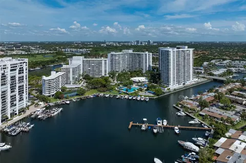 2500 Parkview Dr #2312, Hallandale Beach, FL 33009