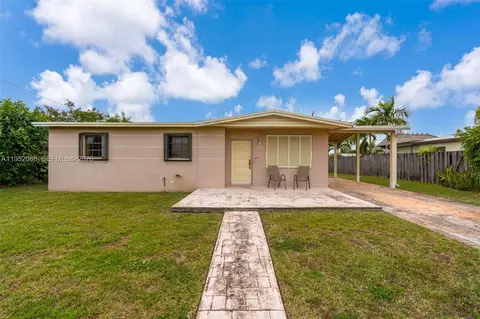 4332 SW 98th Ave, Miami, FL 33165