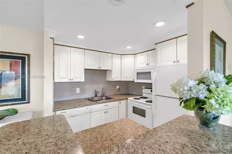 391 Grantham F #391, Deerfield Beach, FL 33442