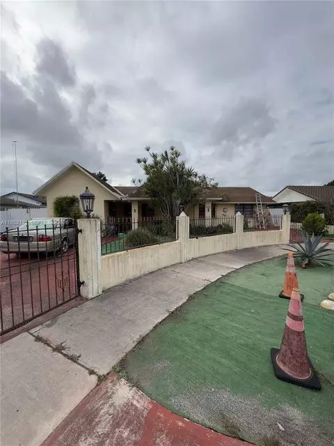 530 SW 101st Ct, Miami, FL 33174