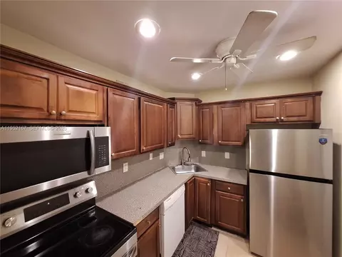 3119 E Oakland Shores Dr #C109, Oakland Park, FL 33309