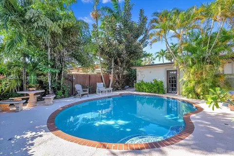 Exterior - 1300 W 77th St, Hialeah, FL 33014 photo 3 of 5