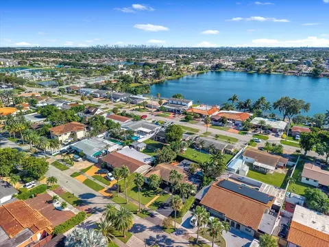 View/Area - 1300 W 77th St, Hialeah, FL 33014 photo 8 of 10
