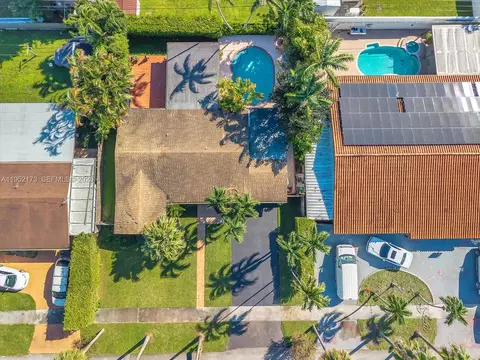 View/Area - 1300 W 77th St, Hialeah, FL 33014 photo 2 of 10