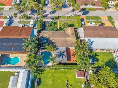 View/Area - 1300 W 77th St, Hialeah, FL 33014 photo 4 of 10