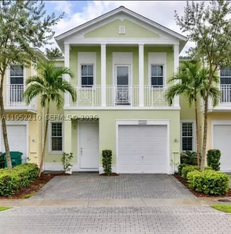 10780 NW 74th Ln, Doral, FL 33178