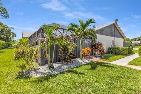 1050 Summit Trail Cir #B, West Palm Beach, FL 33415