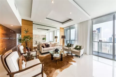 244 Biscayne Blvd #4407, Miami, FL 33132