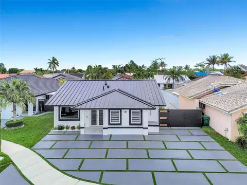 13284 SW 39th St, Miami, FL 33175