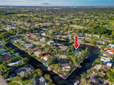 5741 SW 14th St, Plantation, FL 33317