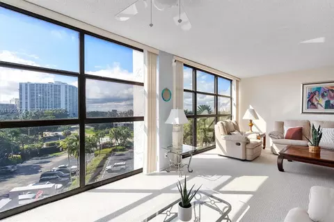 600 Parkview Dr #601, Hallandale Beach, FL 33009