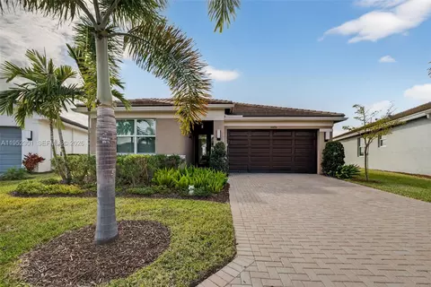 11694 SW River Crossing Pl, Port Saint Lucie, FL 34987