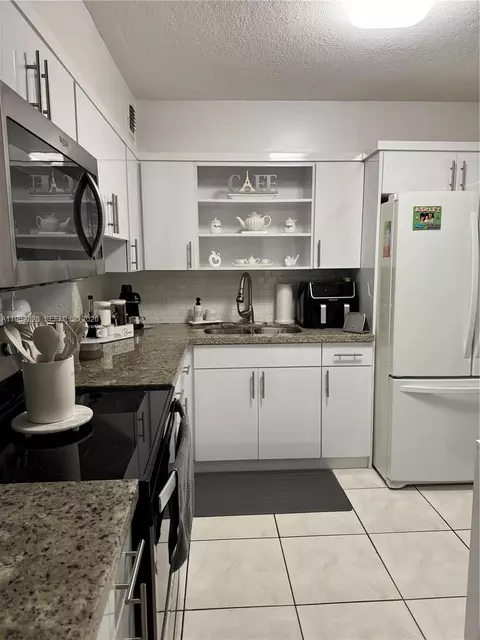 1480 W 46th St #203, Hialeah, FL 33012