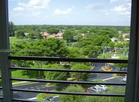 1300 Saint Charles Pl #PH15, Pembroke Pines, FL 33026