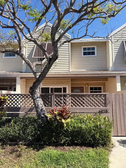 4879 N Hemingway Cir, Margate, FL 33063