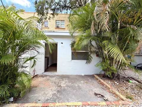 Exterior - 529 SW 3rd St, Miami, FL 33130 photo 7 of 7