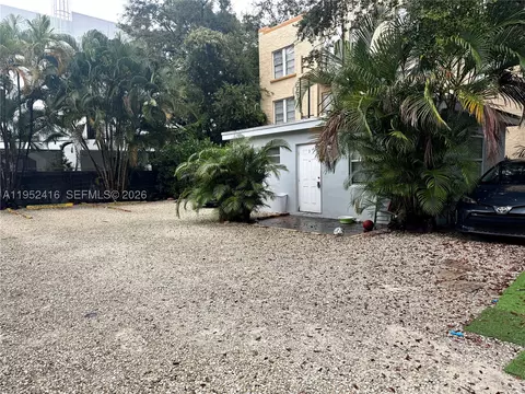 Exterior - 529 SW 3rd St, Miami, FL 33130 photo 6 of 7