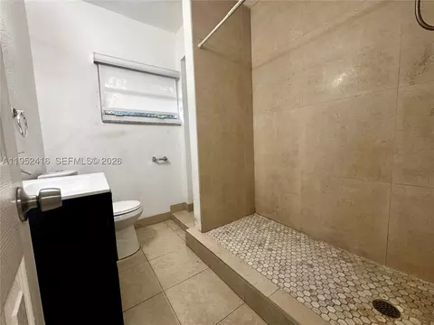Bath - 529 SW 3rd St, Miami, FL 33130 photo 1 of 1