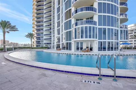17201 Collins Aveden #1403, Sunny Isles Beach, FL 33160