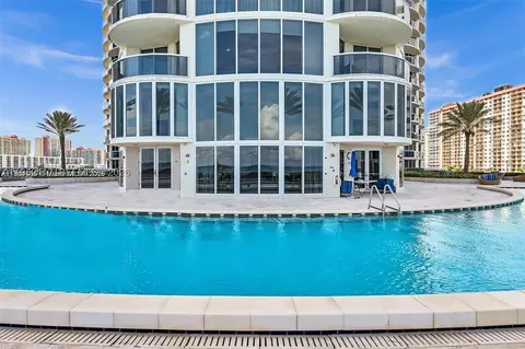 17201 Collins Aveden #1403, Sunny Isles Beach, FL 33160