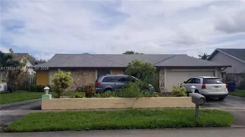 7920 NW 51st St, Lauderhill, FL 33351