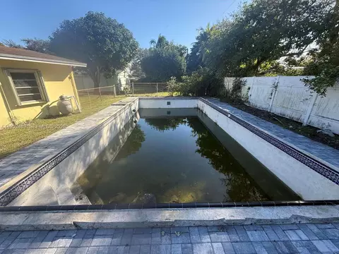 1870 NE 154th Ter, North Miami Beach, FL 33162 photo 2