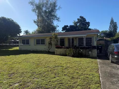 1870 NE 154th Ter, North Miami Beach, FL 33162
