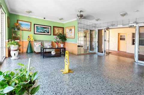 4151 NW 41st St #301, Lauderdale Lakes, FL 33319