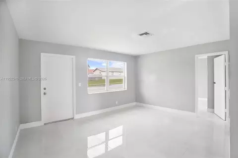 968 W 9th St, Riviera Beach, FL 33404