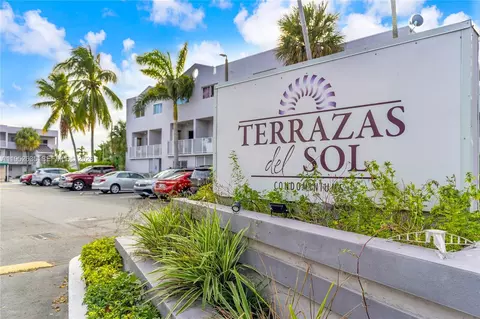 2690 W 76th St #104, Hialeah, FL 33016