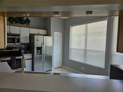 Kitchen - 6785 SE Warwick Ln, Stuart, FL 34997 photo 4 of 6