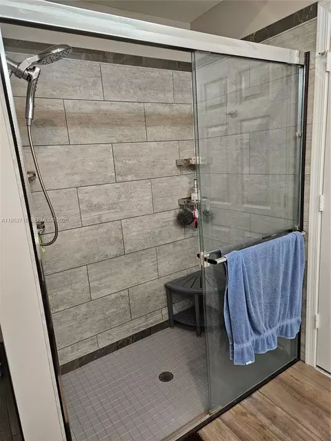 Bath - 6785 SE Warwick Ln, Stuart, FL 34997 photo 8 of 10