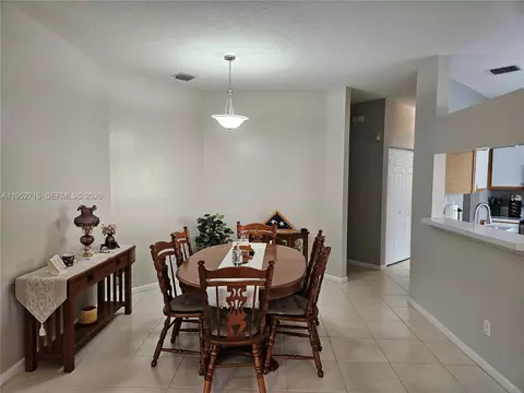 Dining - 6785 SE Warwick Ln, Stuart, FL 34997 photo 4 of 4