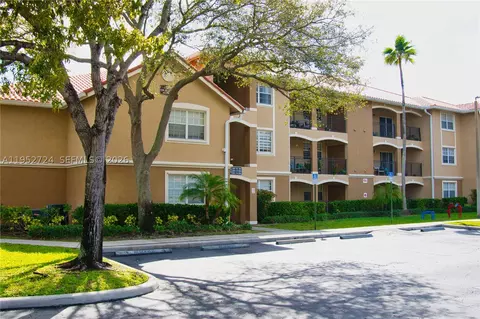 215 SW 117th Ter #14304, Pembroke Pines, FL 33025