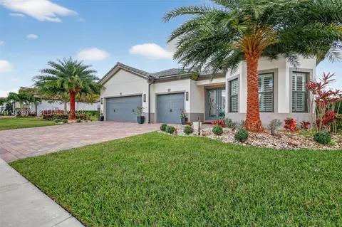 8426 Vaulting Dr, Lake Worth, FL 33467