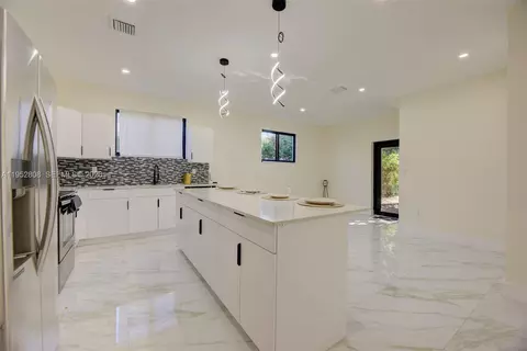 742 NW 70th St, Miami, FL 33150
