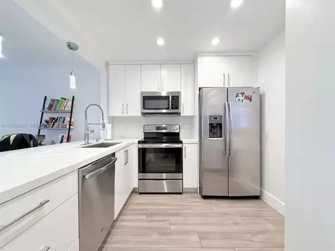 7722 Camino Real #E-317, Miami, FL 33143