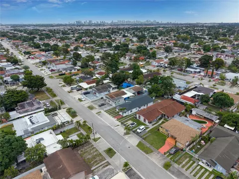 View/Area - 458 E 20th St, Hialeah, FL 33013 photo 8 of 12