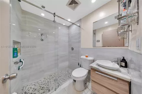 Bath - 458 E 20th St, Hialeah, FL 33013 photo 1 of 5