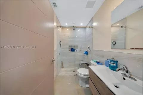 Bath - 458 E 20th St, Hialeah, FL 33013 photo 5 of 5