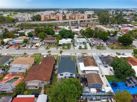 View/Area - 458 E 20th St, Hialeah, FL 33013 photo 6 of 12