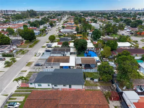 View/Area - 458 E 20th St, Hialeah, FL 33013 photo 4 of 12