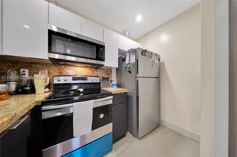 Kitchen - 458 E 20th St, Hialeah, FL 33013 photo 2 of 3