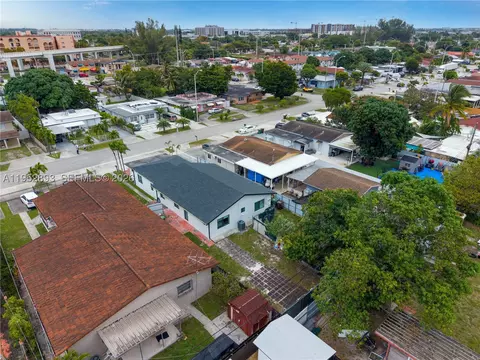 View/Area - 458 E 20th St, Hialeah, FL 33013 photo 5 of 12