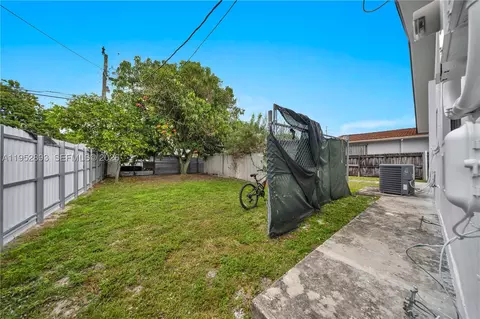 Exterior - 458 E 20th St, Hialeah, FL 33013 photo 7 of 7