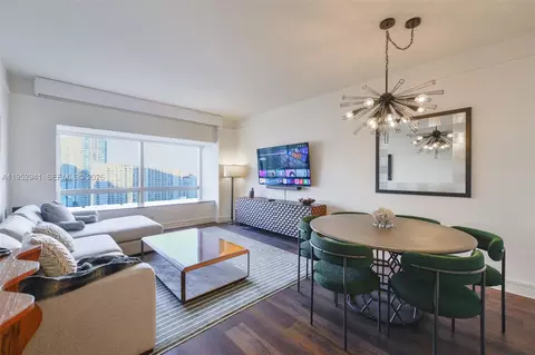 1435 Brickell Ave #3510, Miami, FL 33131